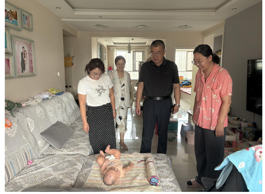 现代服务学院开展教职工暖心慰问 企业走访调研系列工作
