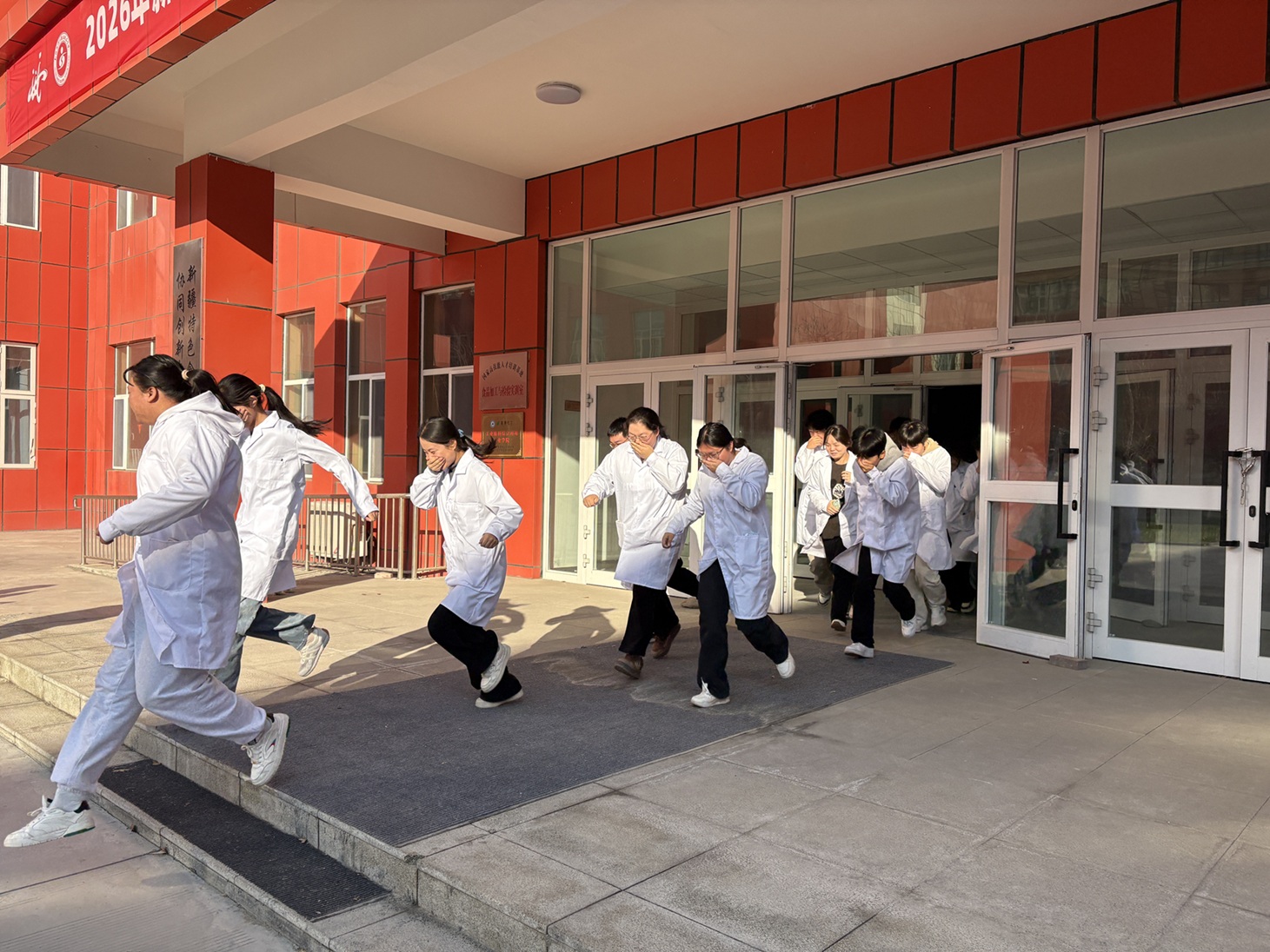 筑牢安全防线——食品工程学院（化工与环境工程学院）开展消防演练活动