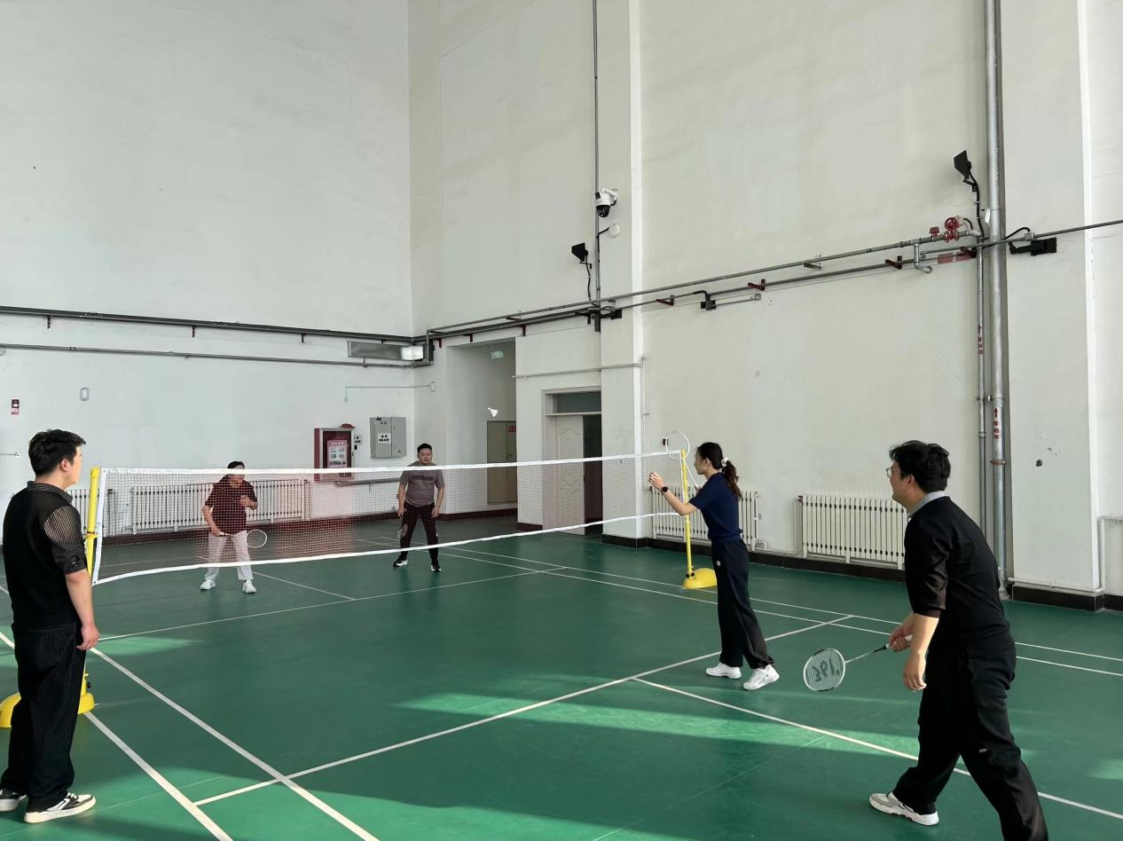 马克思主义学院直属党支部开展“巾帼匠心筑梦 兵团精神永传”“三八”妇女节趣味健身活动