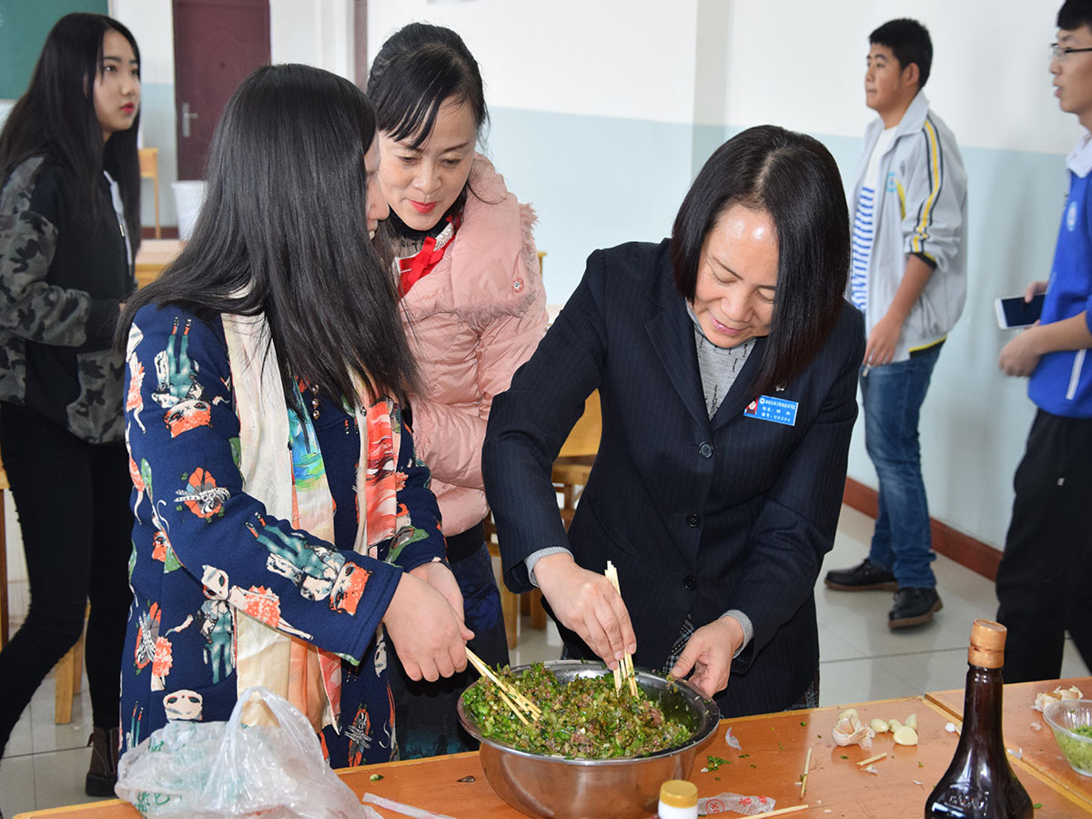 冬至来、真情至、厚爱至 ------机械电气工程分院党总支与团学干部共迎冬至