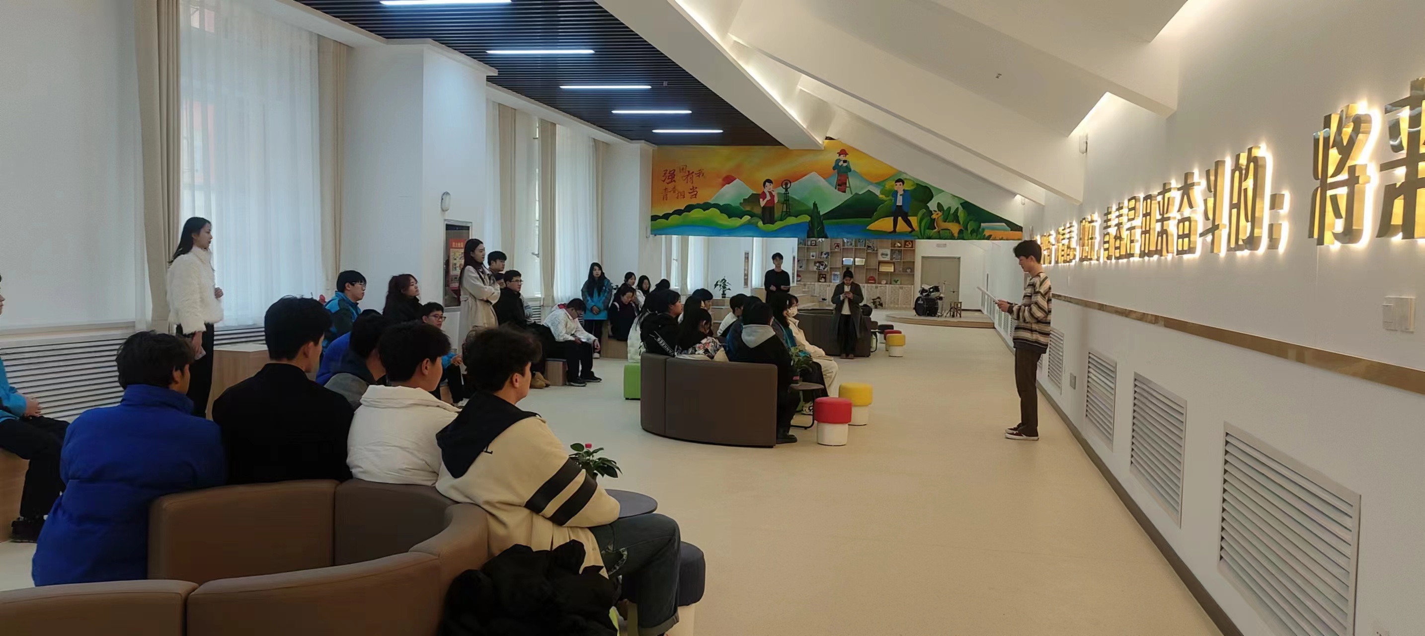 读书触动你的瞬间——知行社区润趣工作站潜龙文学社开展征文颁奖仪式暨分享会