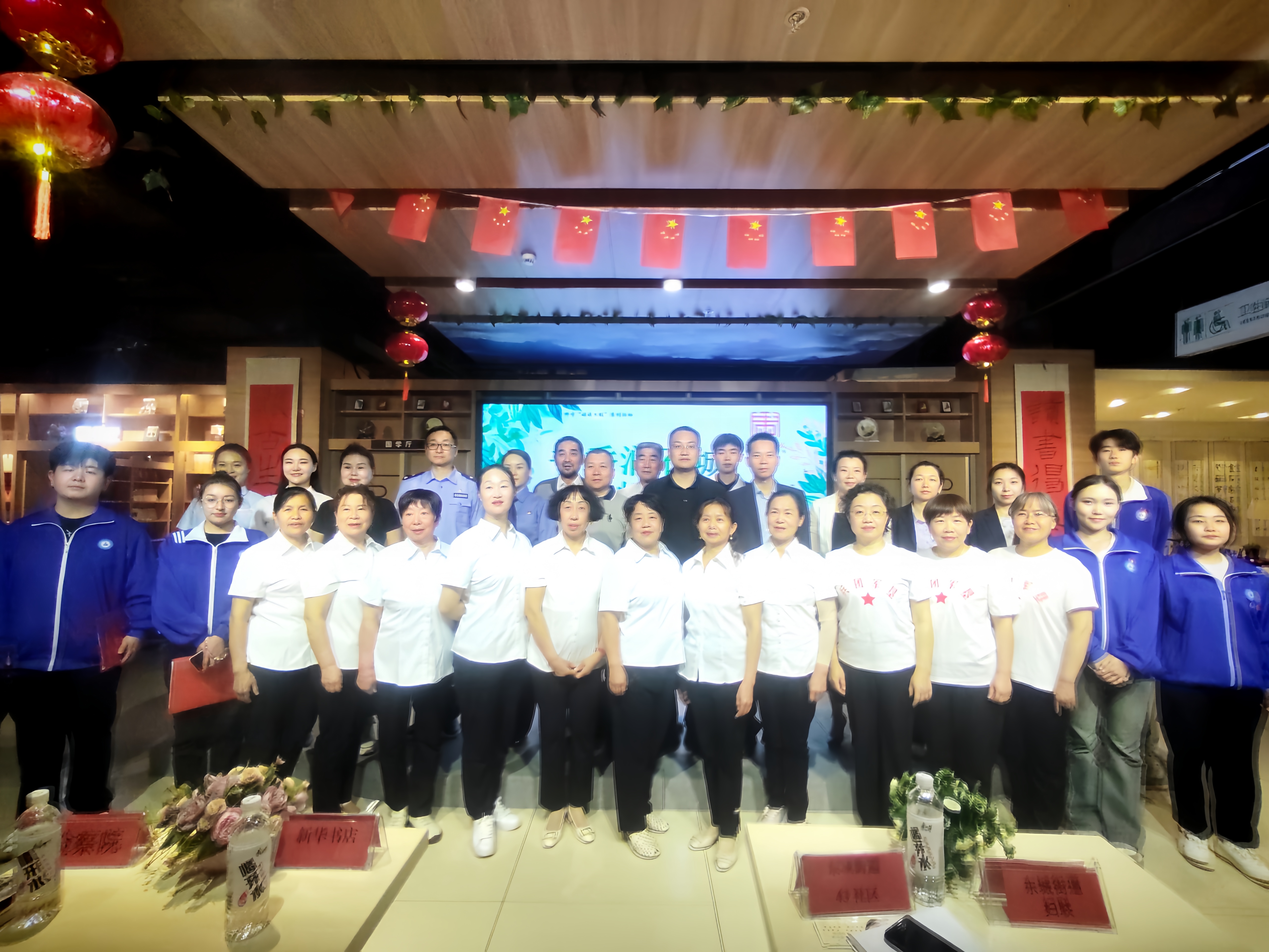 书香润石城 扬帆再出发——食品工程学院（化工与环境工程学院）学子走进石河子市图书馆开展读书分享活动