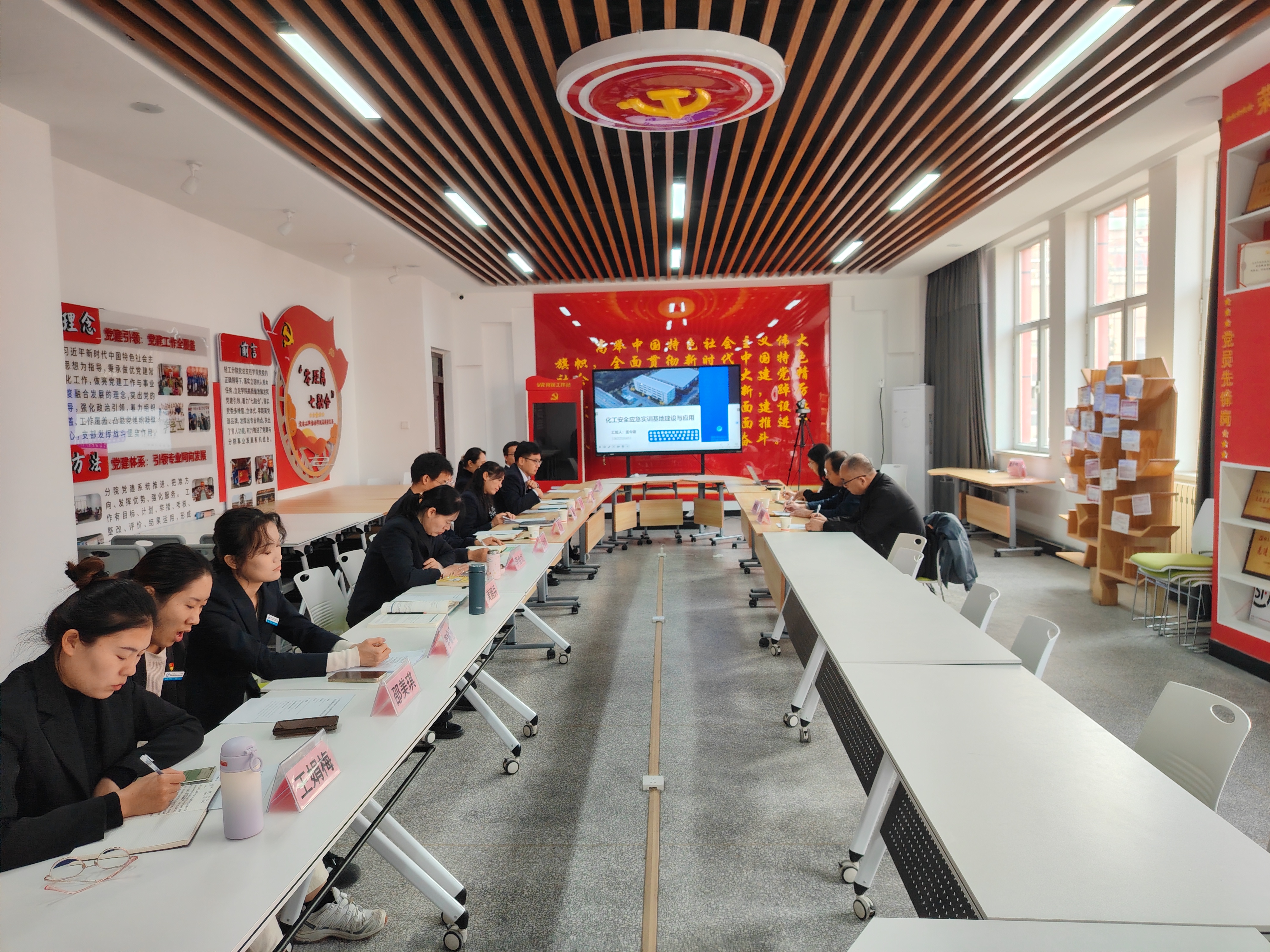 化工与环境工程学院与企业开展校企合作座谈会