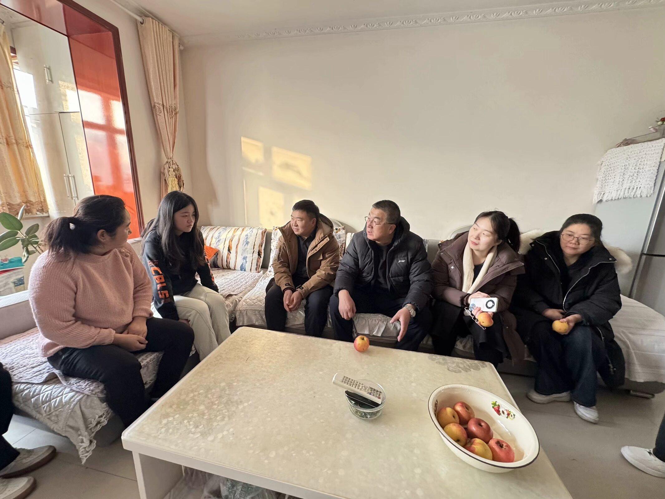 严抓假期安全  落实过程管理——现代服务学院开展寒假家访和节前实习检查