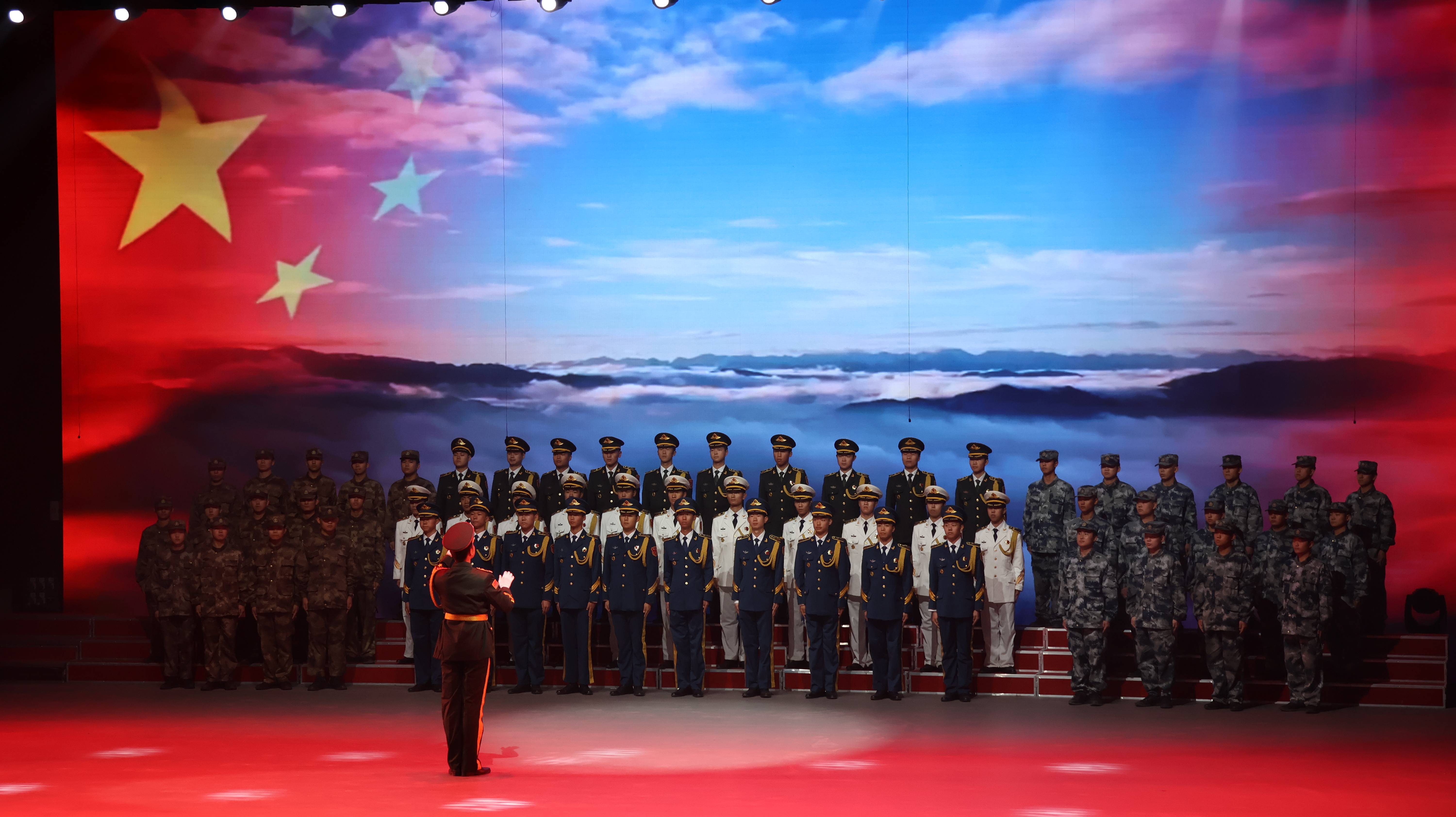 “艺”润初心 “技”铸匠心 筑牢根基——新疆石河子职业技术学院以迎新晚会绘就“大思政”育人新图景