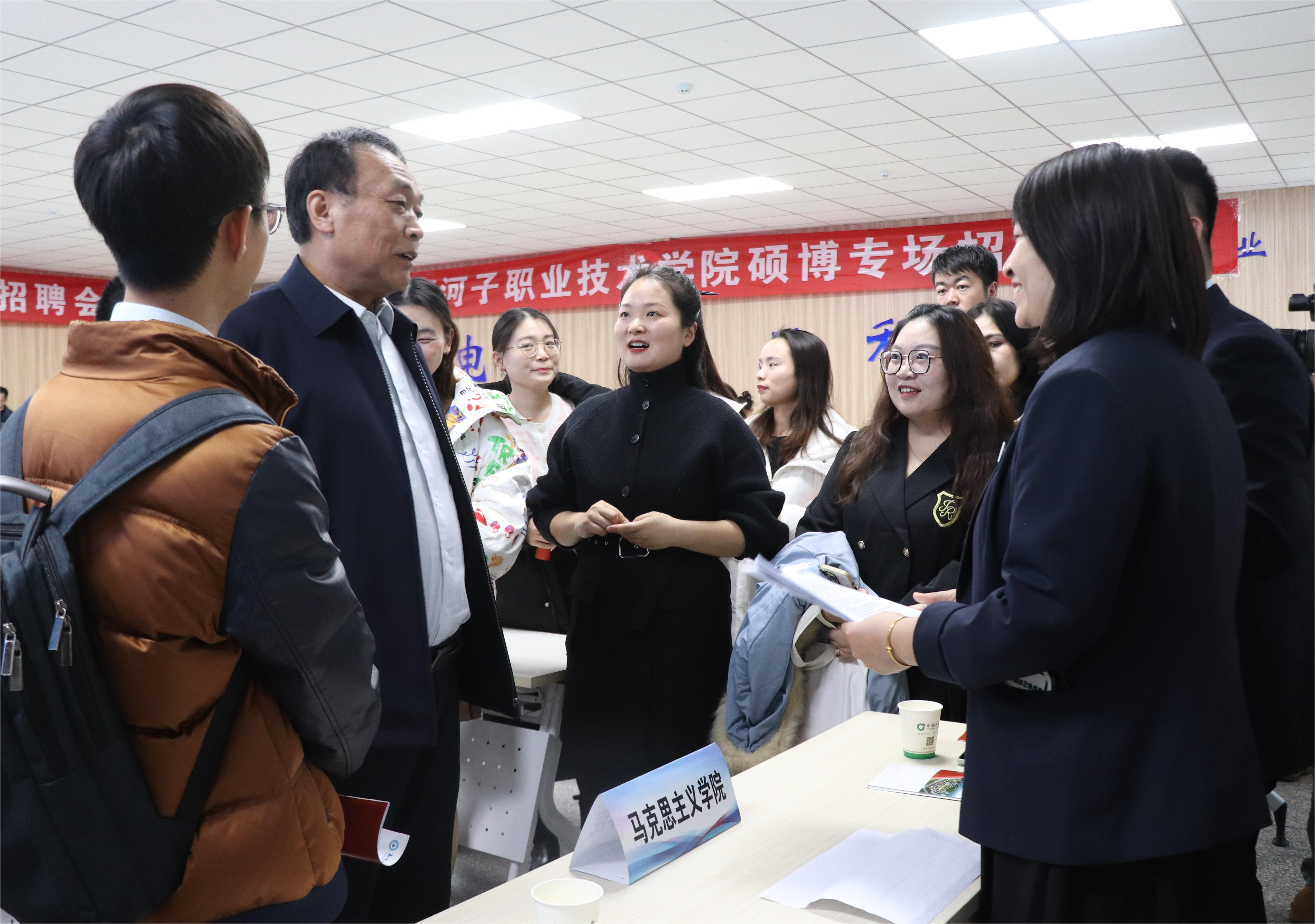 新疆石河子职业技术学院：构建“六位一体”体系 锻造“双师型”职教铁军