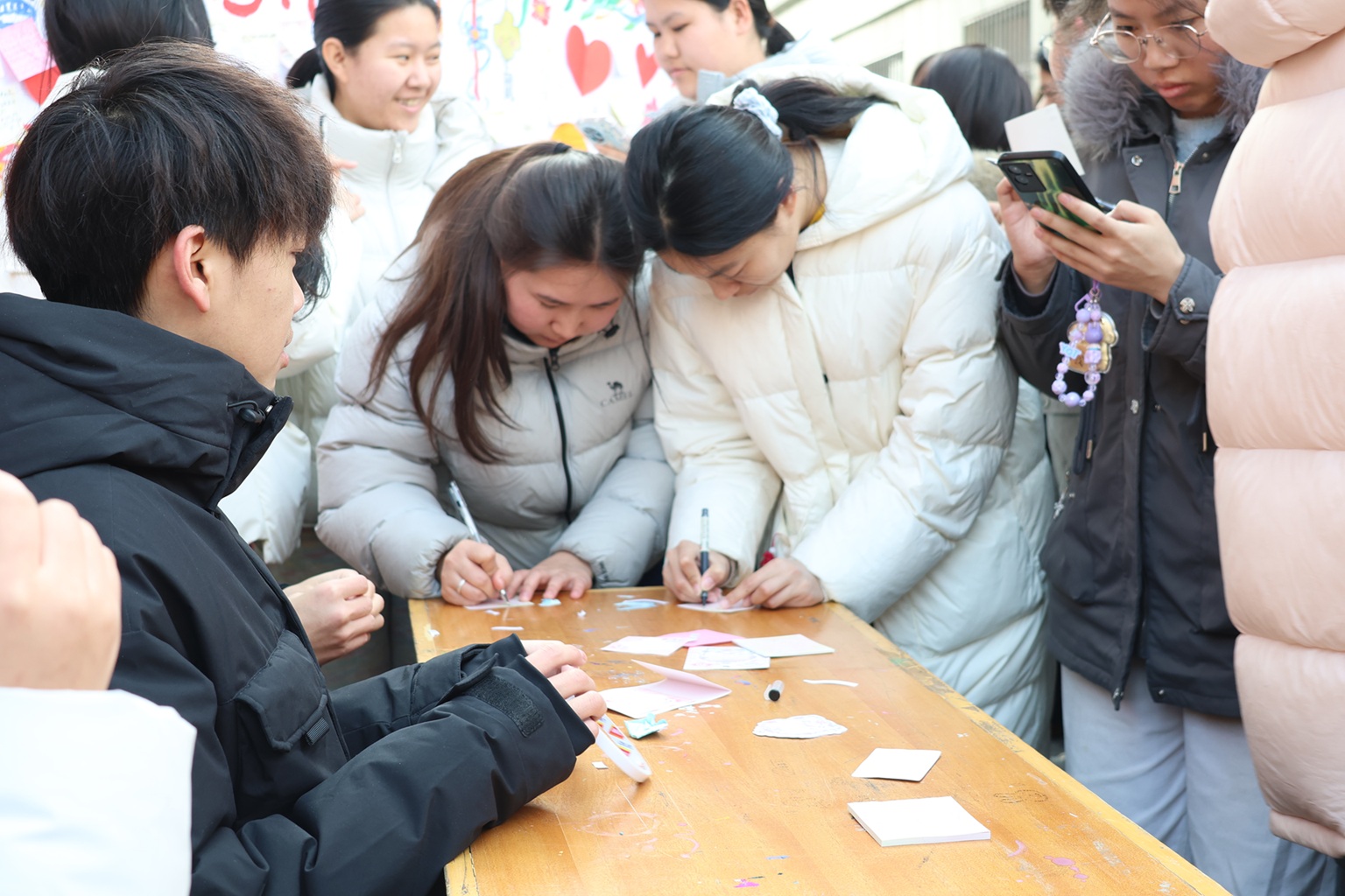 春风如你 熠熠芳华—新疆石河子职业技术学院团委开展“三八”妇女节暖心寄语活动