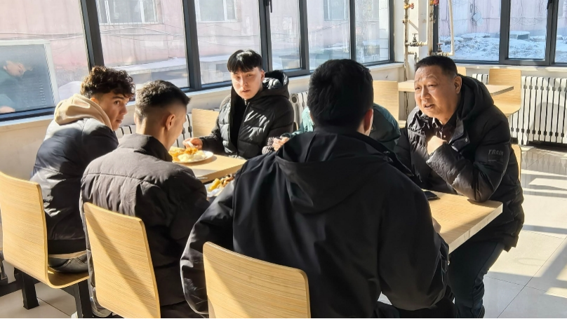 喜报！我校1集体和2人获师市及师市教育系统“两优一先”表彰