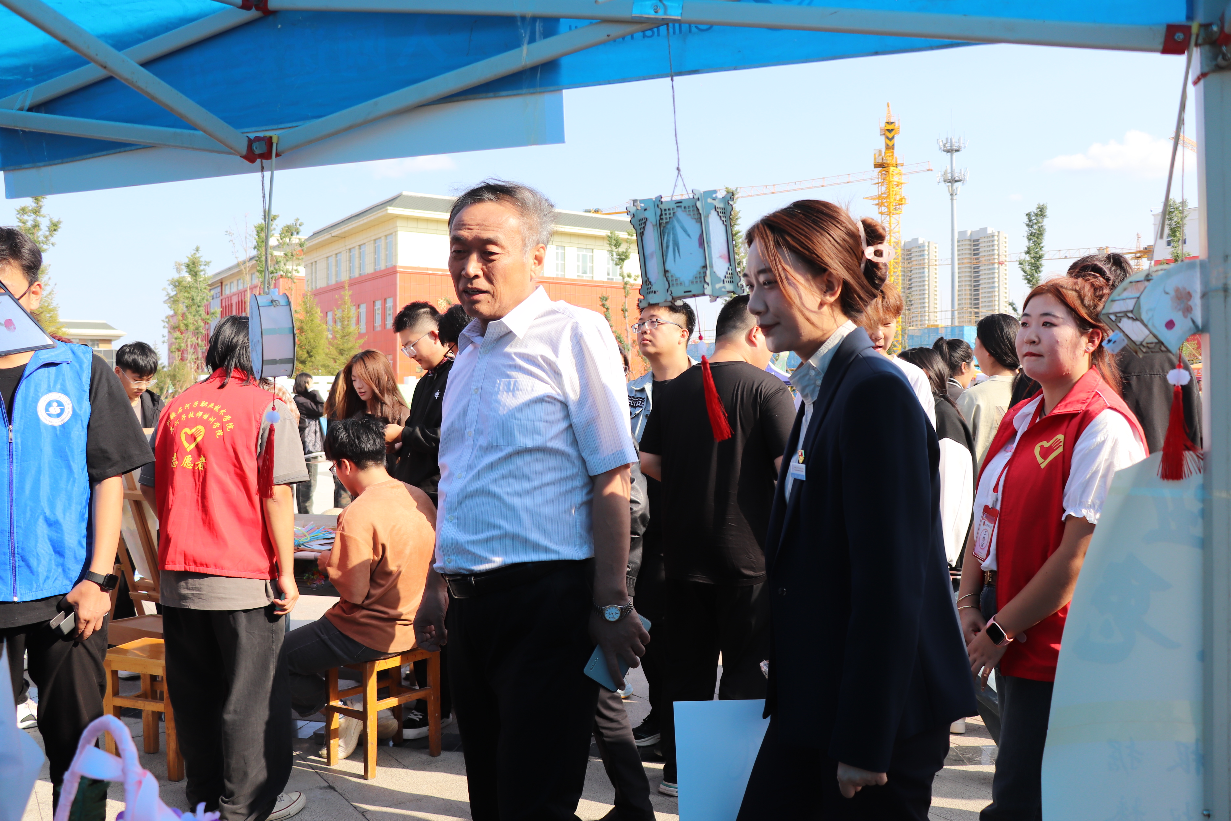 新疆石河子职业技术学院开展“弘扬中华传统文化 厚植家国民族情”第十六届社团文化节暨中秋游园会活动